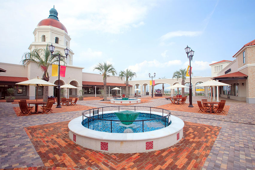 プレミアム・アウトレットの外観